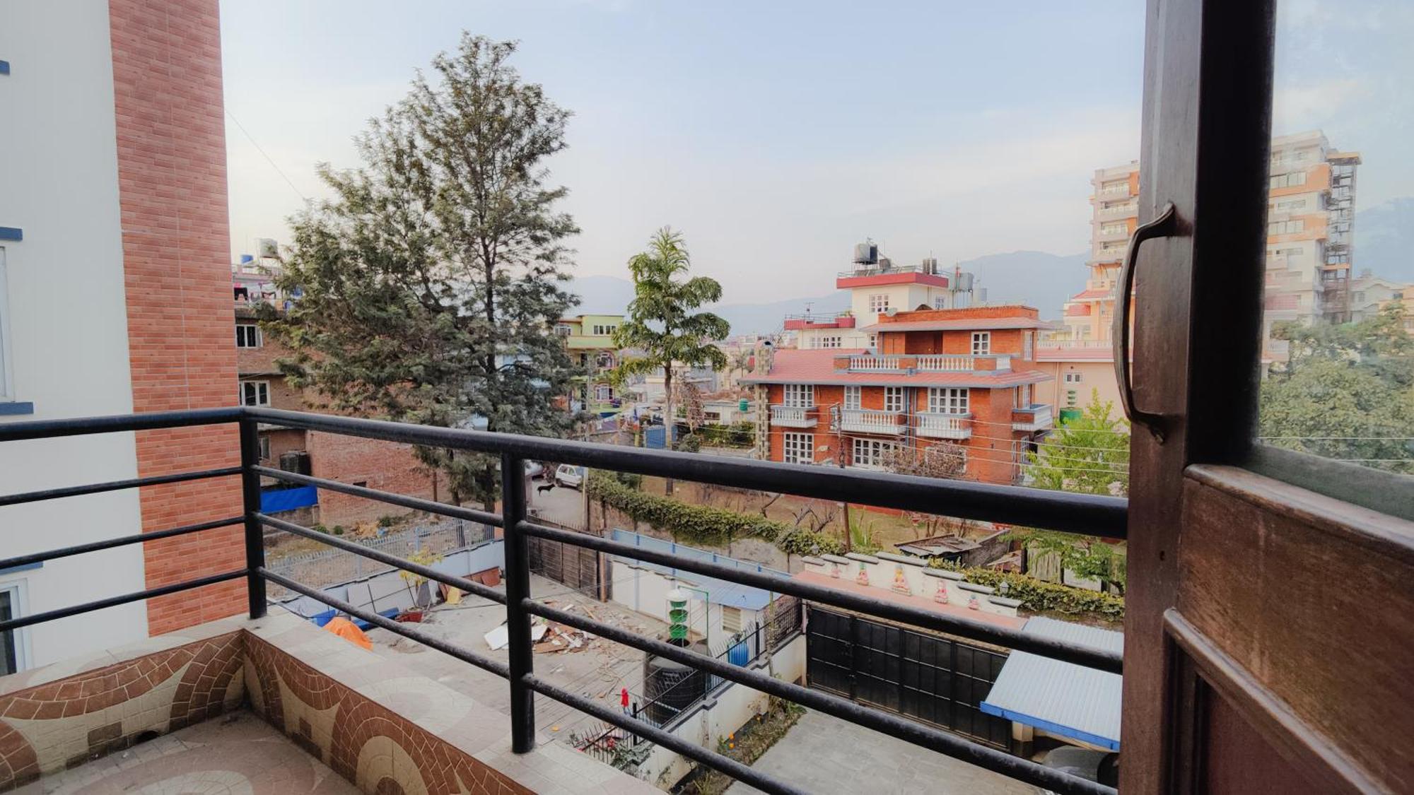 Family Home With Rooftop Access And Mountain View Kathmandu Exteriör bild